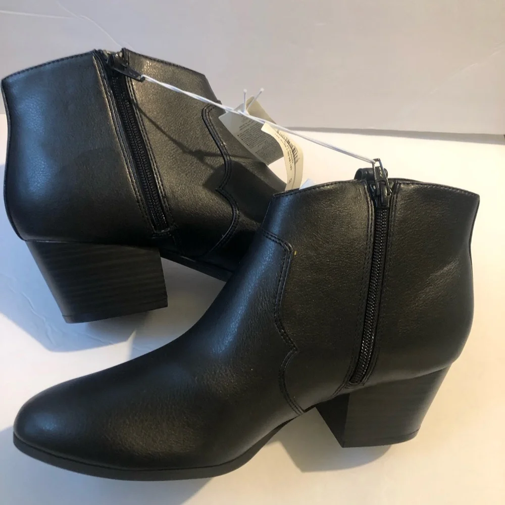 Old Navy Size 10 Black Ankle Boots Western style low stacked heels NEW